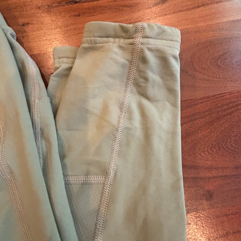 Kerrits Women's Large Beige Stash Pocket Riding Breeches Pants - Picture 4 of 11